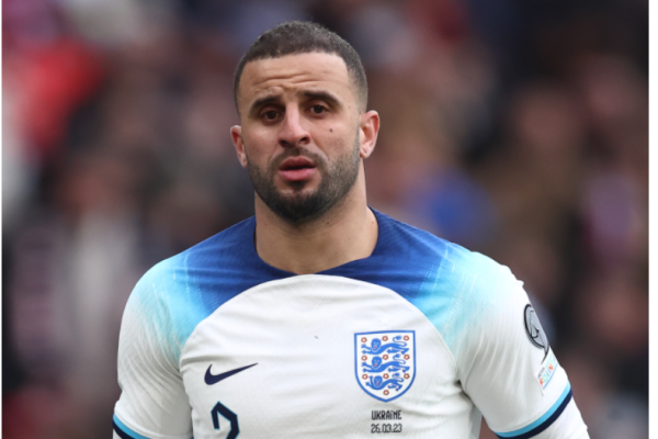 Kyle Walker to stay at Manchester City
