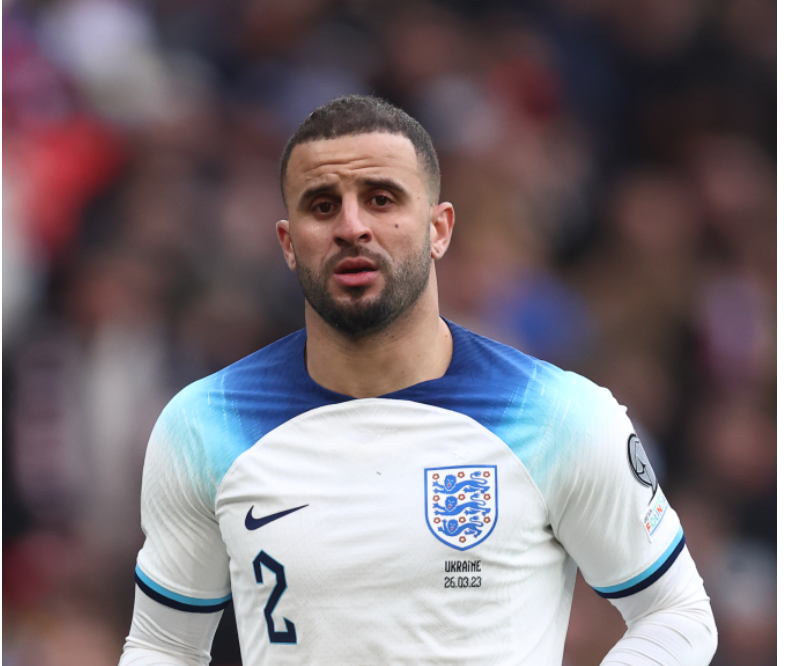 Kyle Walker to stay at Manchester City